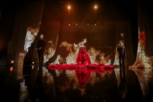 15803722011668_souliers-rouges-stefan-mucchielli4_44741